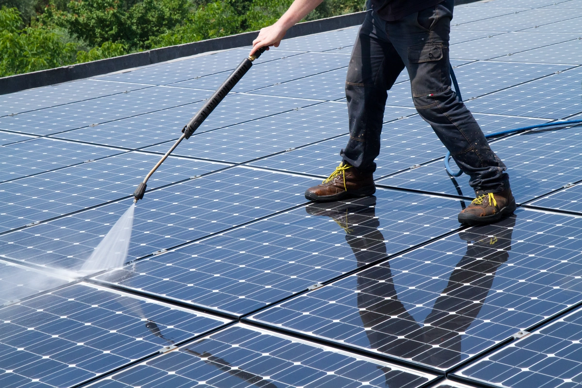 powerwashing roof solar panels