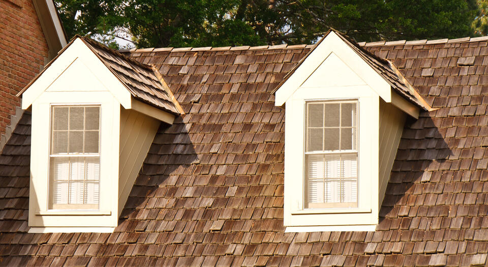 best roof shingles-wood shingles or shakes on a house