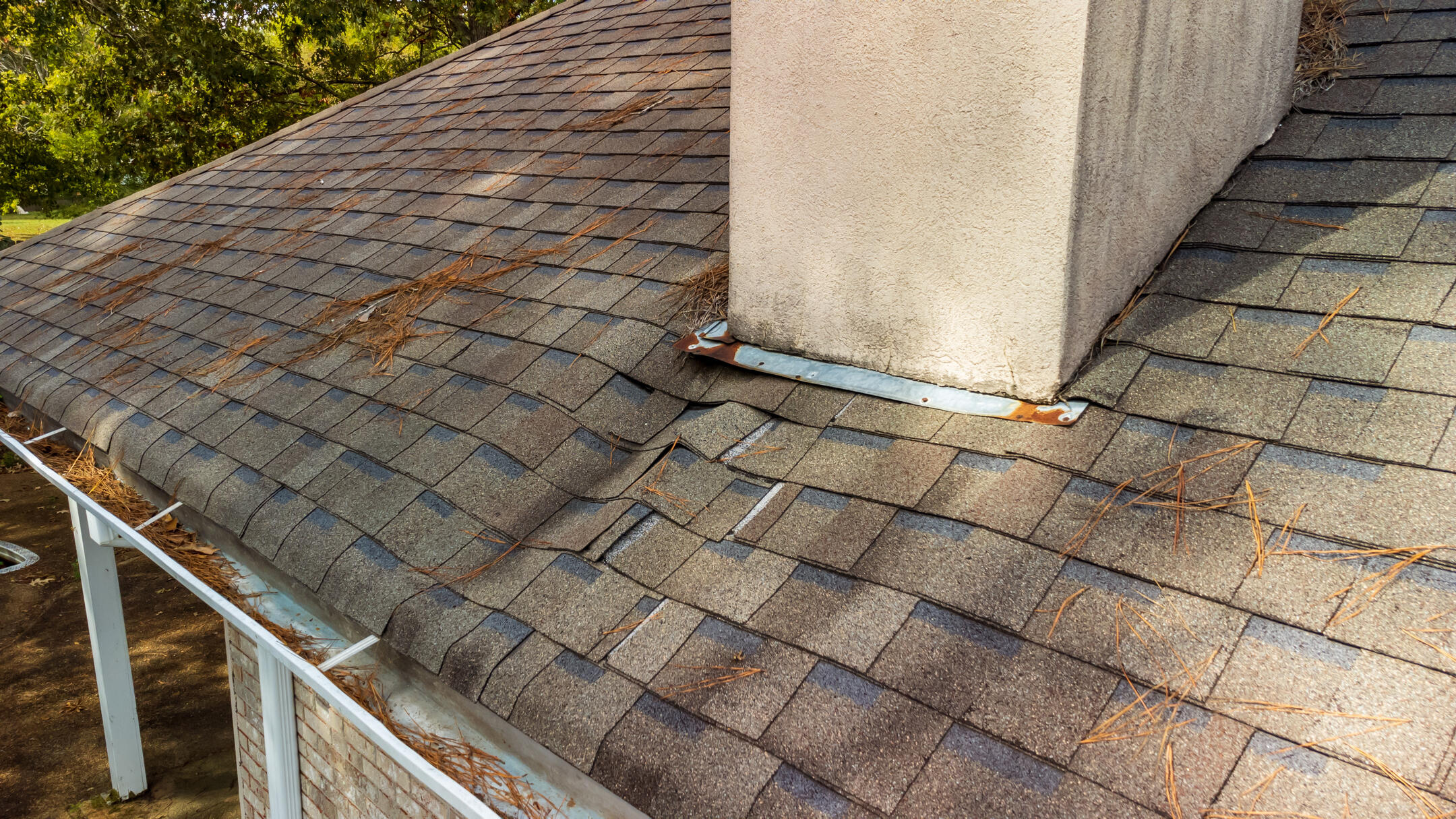 how to find a roof leak-sagging roof that could leak to roof leaks